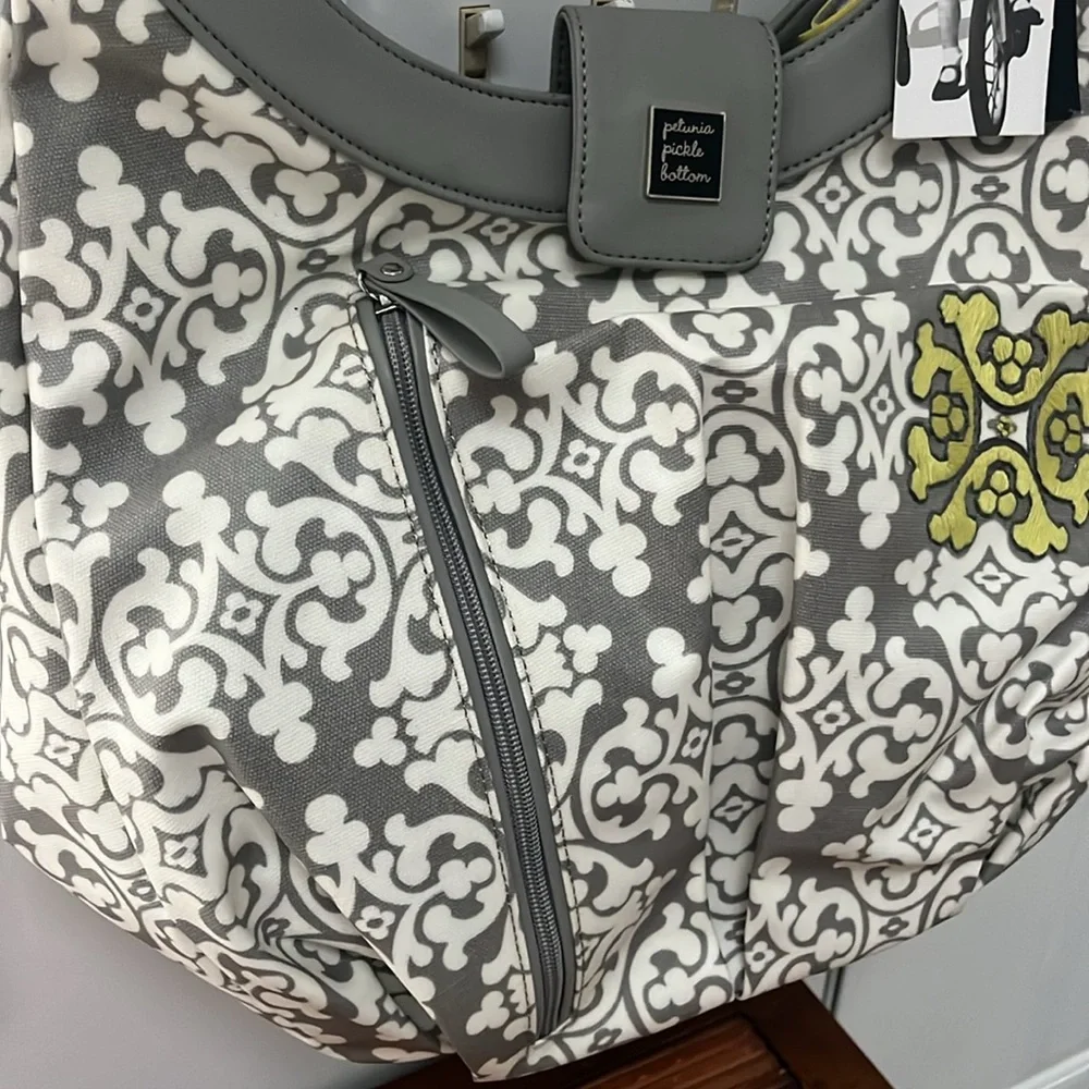 Petunia Pickle Bottom Breakfast in Berkshire Hideaway Hobo Diaper Bag,NWT